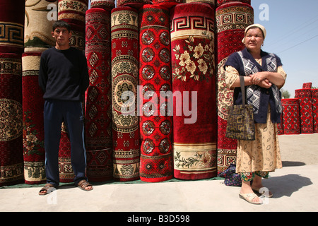 Teppich-Markt in Urgentsch, Usbekistan Stockfoto