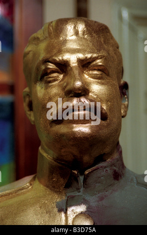 Vergoldete Büste des sowjetischen Diktators Joseph Stalin in das Museum des Kommunismus in Prag, Tschechische Republik Stockfoto