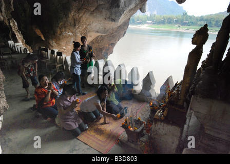 Pak Ou Höhlen am Mekong Stockfoto