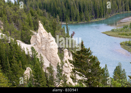 Hoodoos in der Nähe des Bow River im Banff National Park Stockfoto