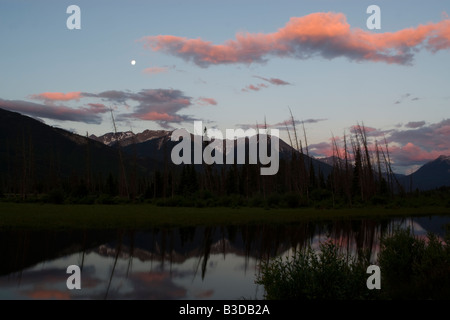 Mount Rundle und Vermillion Seen im Banff National Park Stockfoto