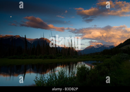 Montieren Sie Howard Douglas und den Sonnenuntergang im Banff National park Stockfoto