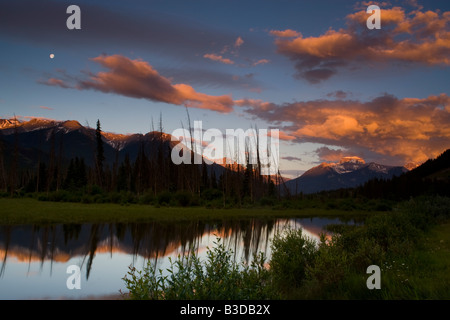 Montieren Sie Howard Douglas und den Sonnenuntergang im Banff National park Stockfoto