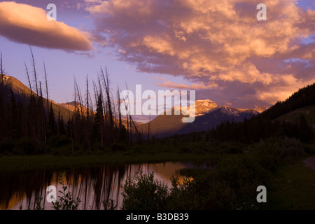 Montieren Sie Howard Douglas und den Sonnenuntergang im Banff National park Stockfoto