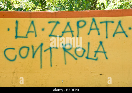 ZIHUATANEJO, Mexiko - Graffiti referenzieren Emilano Zapata (1879-1919) eine führende Figur in der Mexikanischen Revolution Stockfoto