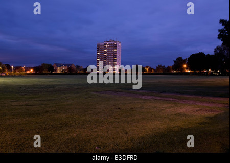 Plowman Turm auf die Northway Estate Marston Oxford in der Nacht Stockfoto