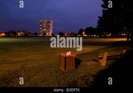 Plowman Turm auf die Northway Estate Marston Oxford in der Nacht Stockfoto