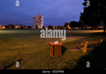 Plowman Turm auf die Northway Estate Marston Oxford in der Nacht Stockfoto