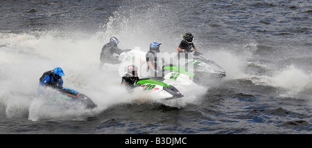 Jet Ski-Rennen auf dem Glasgow River Festival Juli 2008 Stockfoto