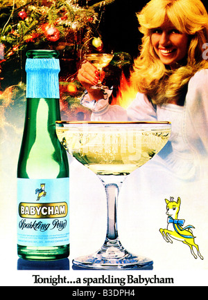 1975 junge Frauen Magazin Werbung für Babycham. NUR ZU REDAKTIONELLEN ZWECKEN Stockfoto