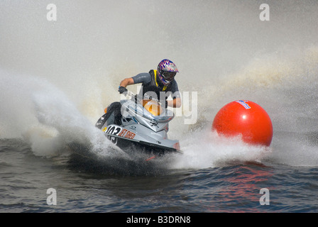 Jet Ski-Rennen auf dem Glasgow River Festival Juli 2008 Stockfoto