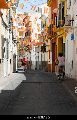 Straßen geschmückt bereit für die jährliche Bull Running Fiesta. Calasparra, Spanien Stockfoto