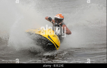 Jet Ski-Rennen auf dem Glasgow River Festival Juli 2008 Stockfoto