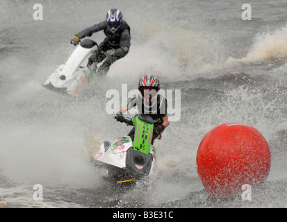 Jet Ski-Rennen auf dem Glasgow River Festival Juli 2008 Stockfoto