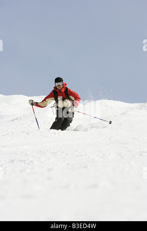 Ein Mann, Skifahren Stockfoto