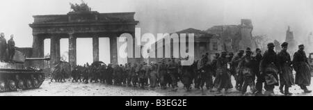 Besiegten deutschen-Brandenburger Tor / 1945 Stockfoto