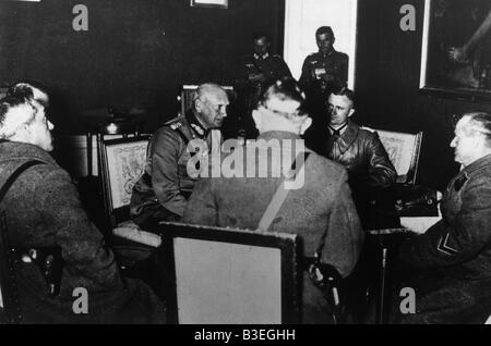 Adolf Strauß und sowjetische Offiziere / 1939 Stockfoto