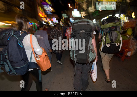 Bacpackers auf der Khao San Road, Bangkok, Thailand. Stockfoto