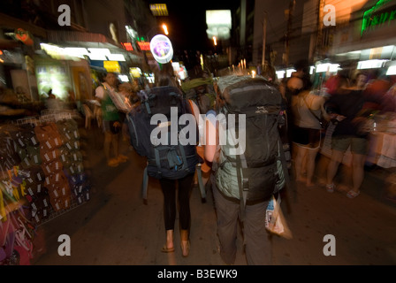 Bacpackers auf der Khao San Road, Bangkok, Thailand. Stockfoto