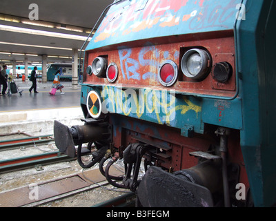 Trainieren Sie mit Graffiti im Bahnhof Termini, Rom Stockfoto