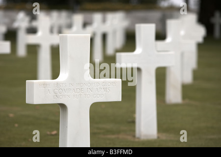 Grab des unbekannten Soldaten in der amerikanischen Friedhof und Gedenkstätte St. James Brittany France Stockfoto