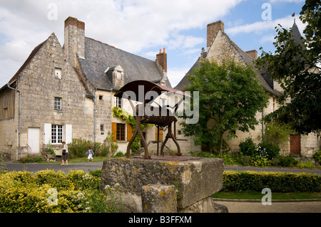 Dorfplatz, Crissay-Sur-Manse, Indre-et-Loire, Frankreich. Stockfoto