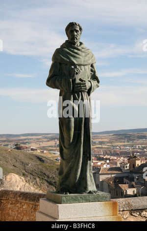 Fray Luis Ponce de León (1527-1591) Statue in Cuenca, Spanien. Stockfoto