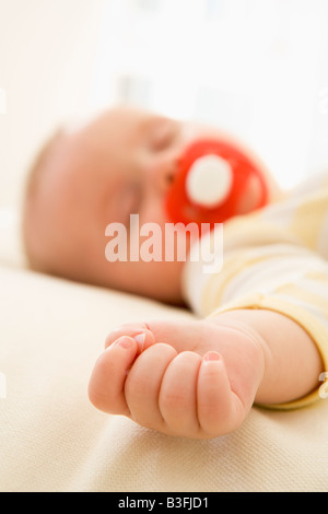Baby lag drinnen schlafen Stockfoto
