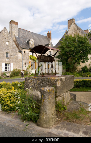 Dorfplatz, Crissay-Sur-Manse, Indre-et-Loire, Frankreich. Stockfoto