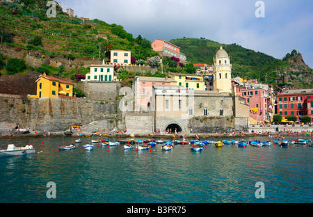 Dorf von Vernazza, Liturgia, Italien. Innerhalb einer Gruppe von fünf Küstenorte in der Nähe auch berühmt als der Region Cinque Terre. Stockfoto