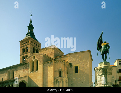 San Martin Kirche Juan Bravo Statue am Plaza de San Martín in Segovia Castilla Leon Spain Stockfoto