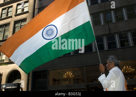 Indische Amerikaner aus der Tri-State-Bereich rund um New York marschieren in der indischen Independence Day Parade Stockfoto