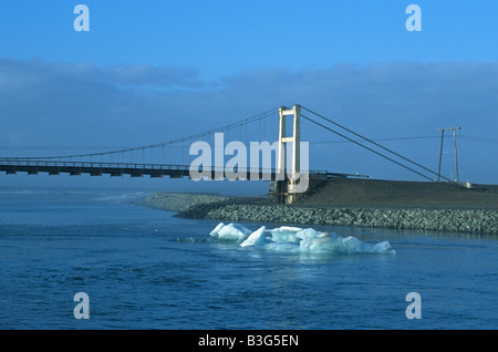 Brücke am Highway Nr. 1 über Gletscherlagune Jökulsárlón, Island Stockfoto