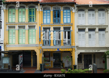 Renoviert hell gestrichenen Shophouses in Chinatown, Singapur Stockfoto