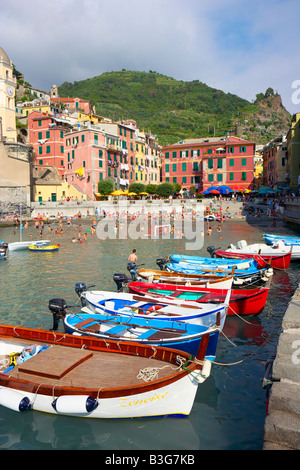 Dorf von Vernazza, Liturgia, Italien. Innerhalb einer Gruppe von fünf Küstenorte in der Nähe auch berühmt als der Region Cinque Terre. Stockfoto