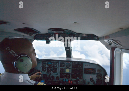 Licht Flugzeug mit Pilot bei controls Stockfoto