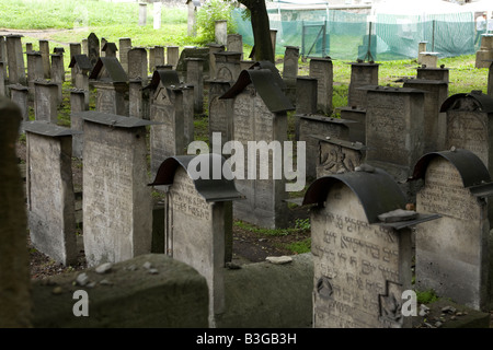 Grabsteine auf dem alten jüdischen Friedhof in Krakau Polen Stockfoto