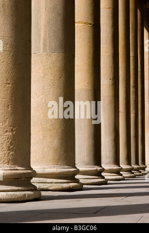 Georgische Neo-klassizistischen Säulen in Cheltenham (Pumpenhaus) Stockfoto