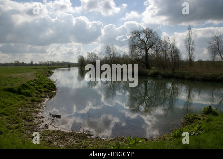 Oberlauf der Themse, Kelmscott, in der Nähe von Lechlade Gloucestershire England UK Stockfoto