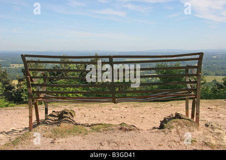 Blick über den South Downs aus Hurtwood Wald in den North Downs, Peaslake, Surrey Stockfoto