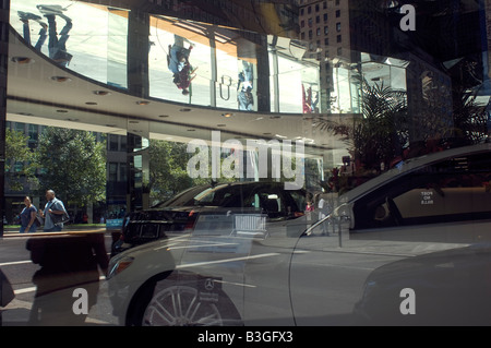 Mercedes Benz Showroom an der Park Avenue in New York Stockfoto