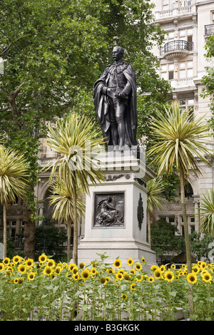 Sir Henry Bartle Edward Frere 1. Baronet GCB GCSI 29. März 1815 29. Mai 1884 Statue der Böschung London Stockfoto