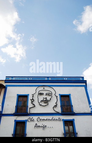Bild von Ernesto Che Guevara auf der Fassade in Ciego de Avilla Ciego de Avilla Provinz Kuba April 2007 Stockfoto