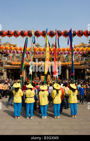 Massen von frommen Pilger auf dem Matsu Mazu Festival Opfergaben, Zhenlan Tempel, Dajia, Taiwan, Republik China (ROC) Stockfoto