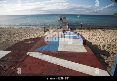 Der Pier von der Tauchausflüge am Strand des Resorts in Maria La Gorda in Kuba verlassen. Stockfoto