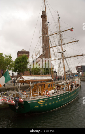 Das Segelschiff Asgard II beim hohen Schiffe Rennen in Liverpool Juli 2008 in Canning Dock von Albert Dock Stockfoto