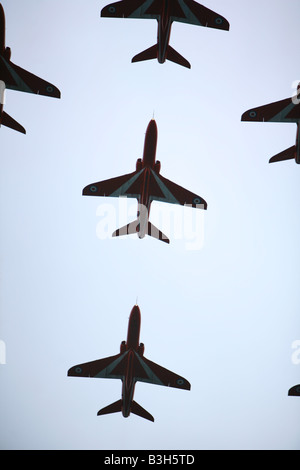 Red Arrows fliegen in Formation auf der Bournemouth Air Show Stockfoto