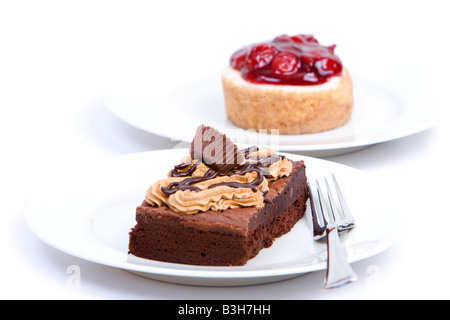 Kirsch Käsekuchen und chocolate Fudge brownie Stockfoto