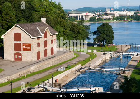 Byward Museum am Ufer des acht Ottawa Schleusen verbinden den Rideau-Kanal mit dem Ottawa-Fluss Ottawa Ontario Canad Stockfoto