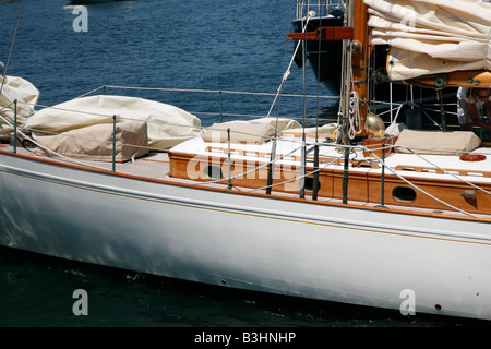 Hölzerne Yachtdetails und Close Ups Stockfoto